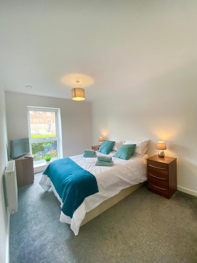2 Double Beds Or 4 Singles, 2 Bathrooms, Free Parking, Smart Tv'S, Close To Gunwharf Quays, Beach & Historic Dockyard Portsmouth Exteriér fotografie